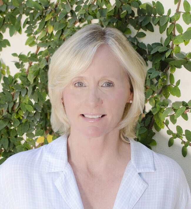 Julie Fox