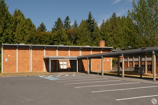 Brier Terrace Middle School is located near Gateway in Brier, Washington and is rated a B-plus on Niche.