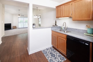 801 S Main St, Mount Holly, NC 28120