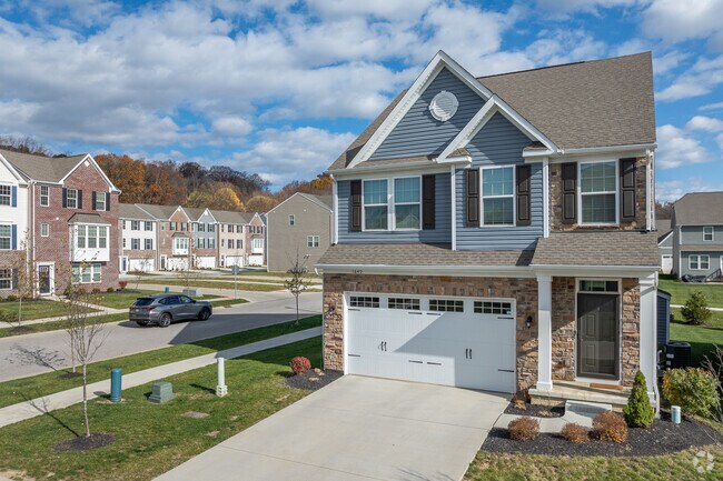 Merriman Valley planned communities feature Colonial-inspired single family homes and townhomes.