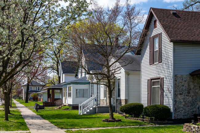 Indiana features a variety of home shapes & sizes dating back to the turn of the 19th century.