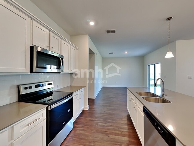 33949 Widman Way, Wesley Chapel, FL 33543 - photo 3