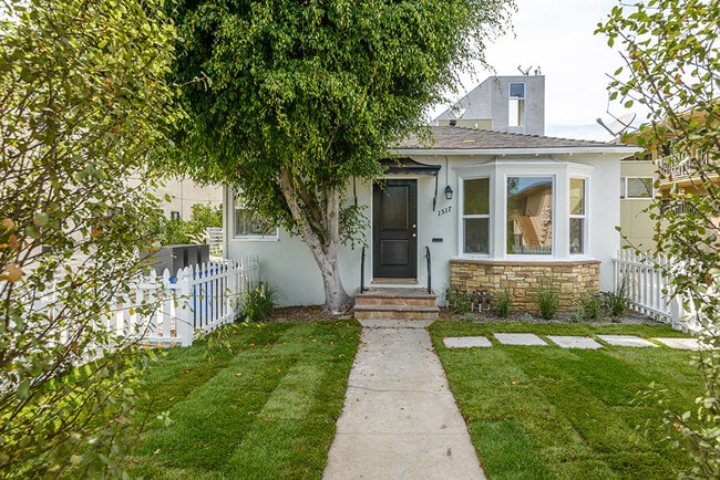 1517 S Orange Grove Ave, Los Angeles, CA 90019 - photo 2