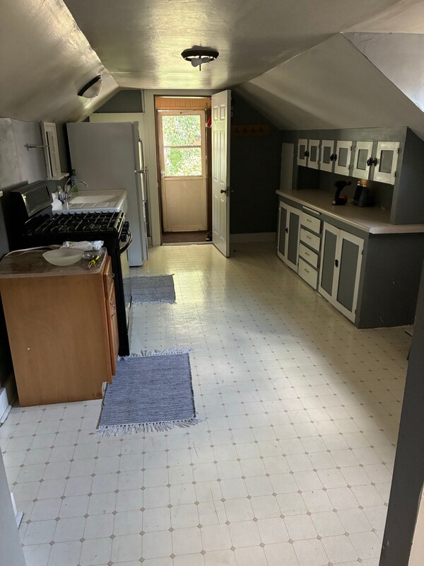 210 E Thompson St Unit 2, Mankato, MN 56001