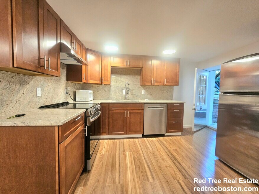 684 Parker St unit 1, Roxbury Crossing, MA 02120 - photo 1