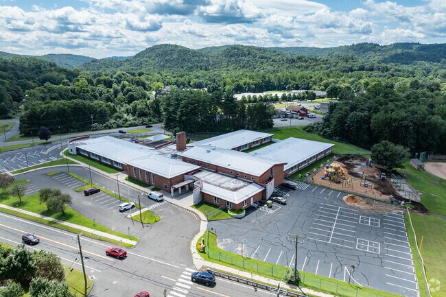 Black Rock School receives a B- from niche.com.