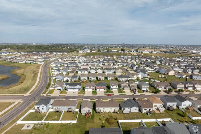 Deer Creek is a residential neighborhood known for its newer homes and family-friendly vibe.