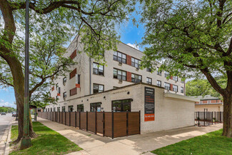 2401 W Fitch Ave, Chicago, IL 60645