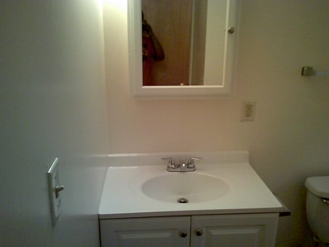 4647 Hilton Ave unit A, Columbus, OH 43228 - photo 3