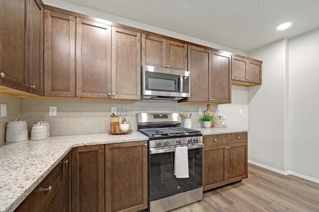 3401 Ford Dr unit 38657682, Medford, OR 97504 - photo 5