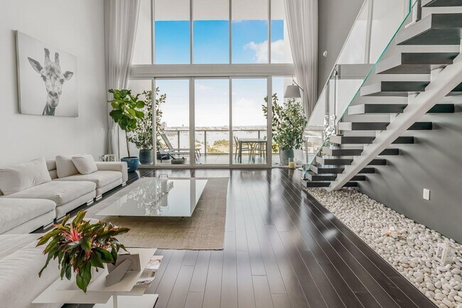 Ten Museum Park Condominiums unit 1102, Miami, FL 33132 - photo 2