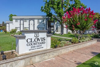 647 W Barstow Ave, Clovis, CA 93612