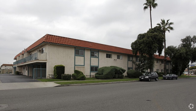 Puerta Madera, Buena Park, CA 90620 - photo 2