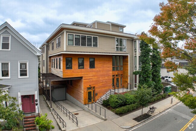 Lincoln Park is home to a few chic and modern-looking condominiums.