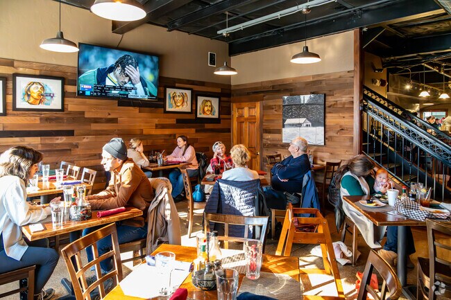 Thyme2 Restaurant features both casual and fine dining in downtown Medina, Ohio.