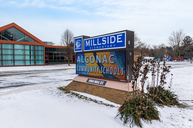 Millside Elementary School, Signage.