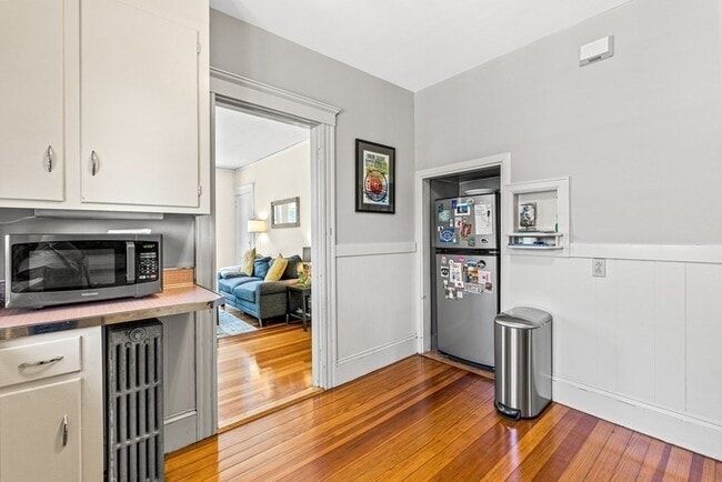 10 Chestnut St unit 3, Melrose, MA 02176 - photo 3