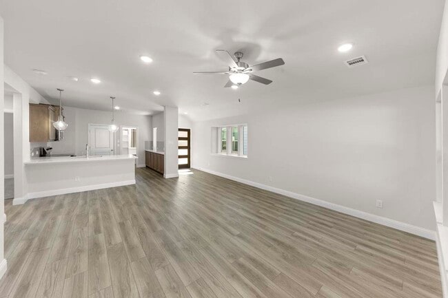 1636 Meadow Crest Dr, Aubrey, TX 76227 - photo 2