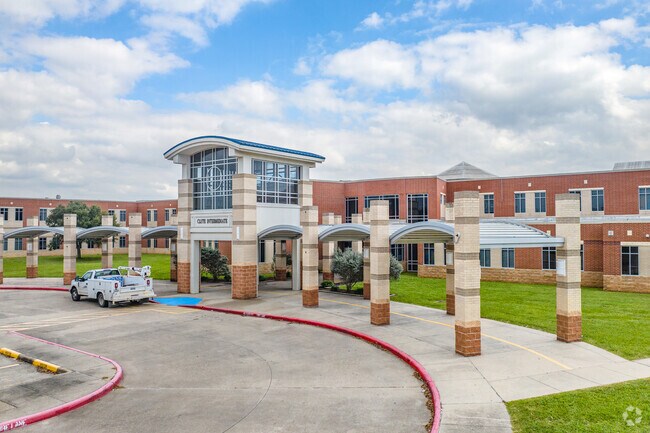 Clute Elementary teaches core subjects as well as art, music and P.E.