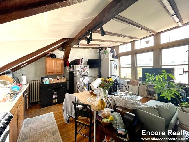 2 Champney Place unit 1 - 3, Boston, MA 02114 - photo 2