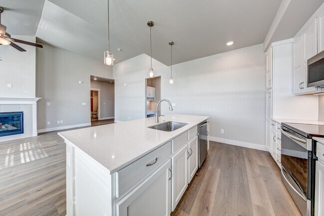 265 High Point Dr unit 201, Longmont, CO 80504 - photo 5