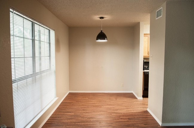 115 Bernard St unit 4, Denton, TX 76201 - photo 3