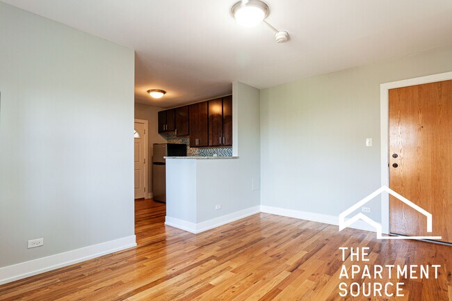 2907 N Mildred Ave unit 2, Chicago, IL 60657 - photo 7