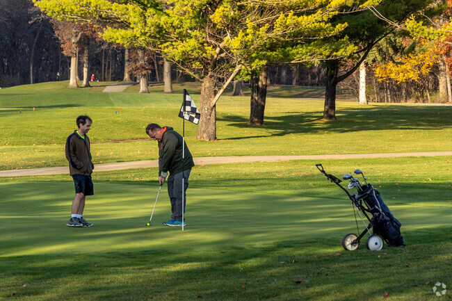 Homewood residents love the peaceful greens of their neighborhood golf course.
