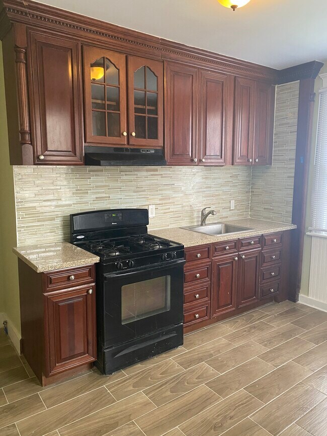 18 N Spring St unit 14 N Spring St Apt 1, Ansonia, CT 06401 - photo 7