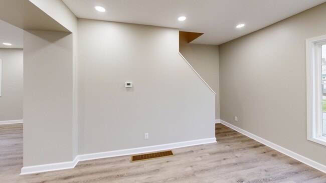 69 E Grant St, Alliance, OH 44601 - photo 3