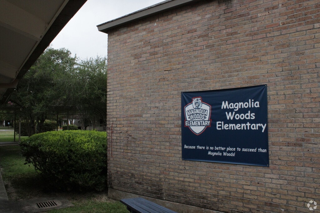 Magnolia Woods Elementary School enrolls children in Highlands/Perkins, Baton Rouge, LA.
