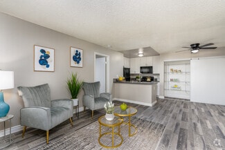 1601 W Avenue J-8, Lancaster, CA 93534