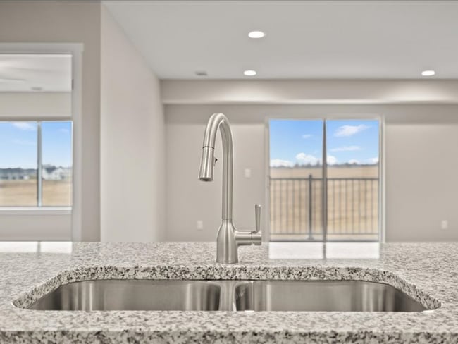 7128 Thunder Vly Dr unit 6, Peosta, IA 52068 - photo 4