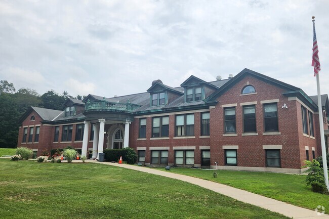 Hopedale Jr Sr High School