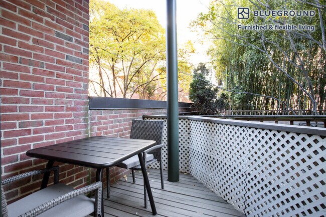 2107 O St NW unit FL1-ID340, Washington, DC 20037 - photo 6