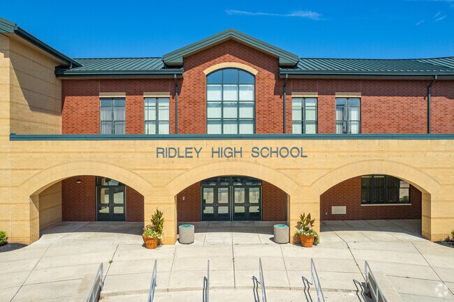 Welcome to Ridley High School located in Folsom, PA.