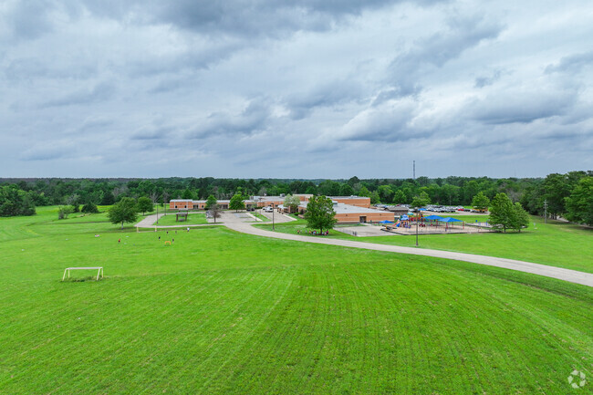 Oakdale Elementary School is a part of the Rankin County School Districct.