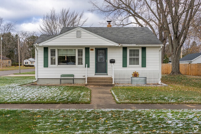 Bungalow homes in Port Edwards offer cozy living and classic architectural charm.