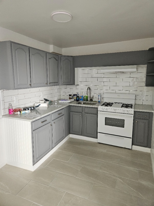 182 Henry St, New Haven, CT 06511