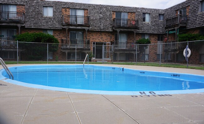 Orleans Square, Ralston, NE 68127 - photo 3