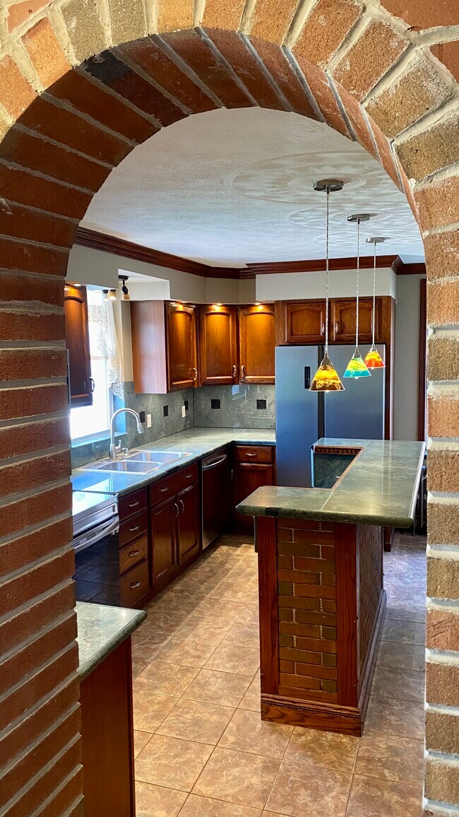 2223 Noble St unit 2223 Noble 1st Floor, Reading, PA 19609 - photo 2