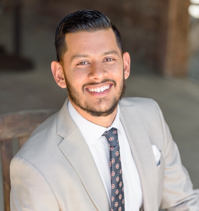 Agent Photo