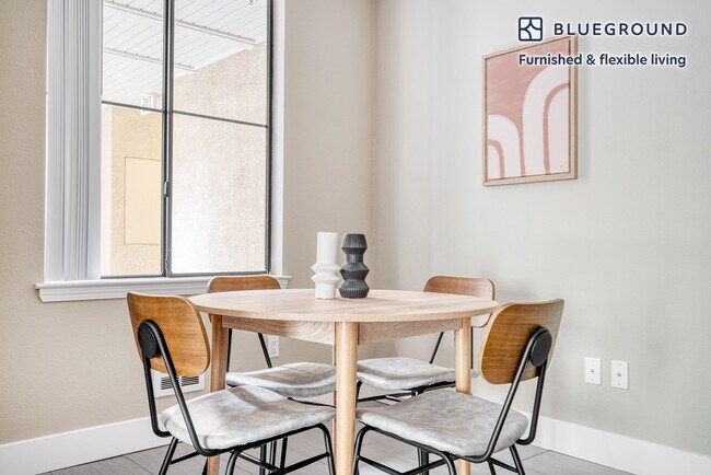 2201 Bridgepointe Pkwy unit FL2-ID713, Foster City, CA 94404 - photo 5