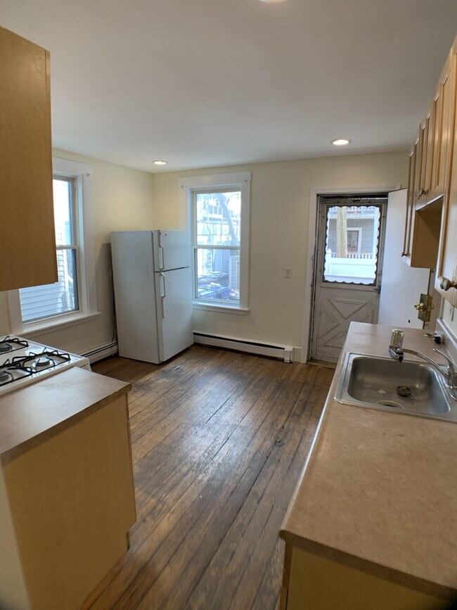 65 Pleasant St unit 64-1, Cambridge, MA 02139 - photo 4