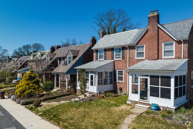 Northwest Wilmington’s rowhomes often have small covered or enclosed patios.