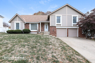 10309 Century Ln, Lenexa, KS 66215