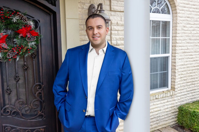 Agent Photo