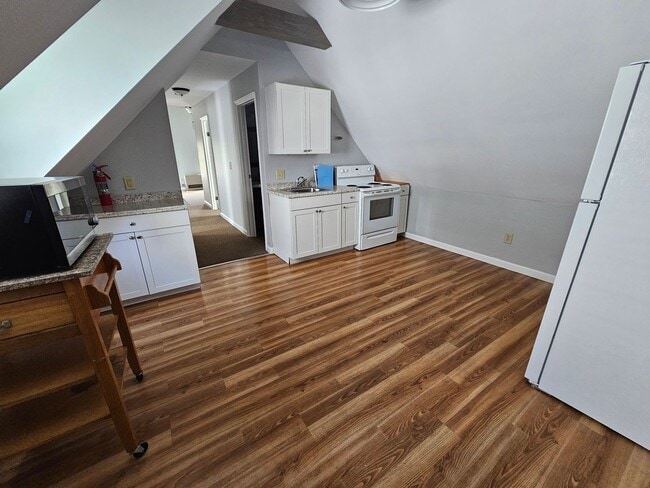 120 North St unit . 2, Burlington, VT 05401 - photo 2