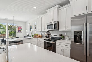 204 Monarch Creek Ln, Charlotte, NC 28206