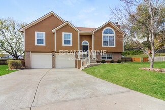 1205 Deena St, Pleasant Hill, MO 64080